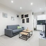 Charming 1 Bdr Old Town