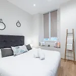 Charming 1 Bdr Old Town Lejlighed