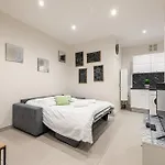 Charming 1 Bdr Old Town Lejlighed *