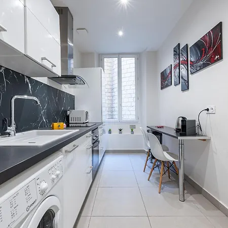 Charming 1 Bdr Old Town Lejlighed