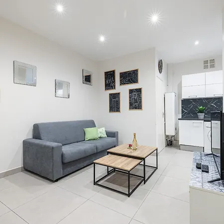 Charming 1 Bdr Old Town
