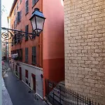 Charming 1 Bdr Old Town *