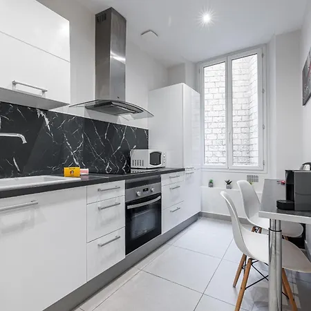 Charming 1 Bdr Old Town *